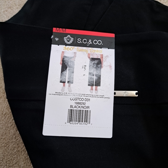 S.C.& Co. Pull On Wide Leg Pants Black Women's Size Medium Cropped NWT - Picture 10 of 13